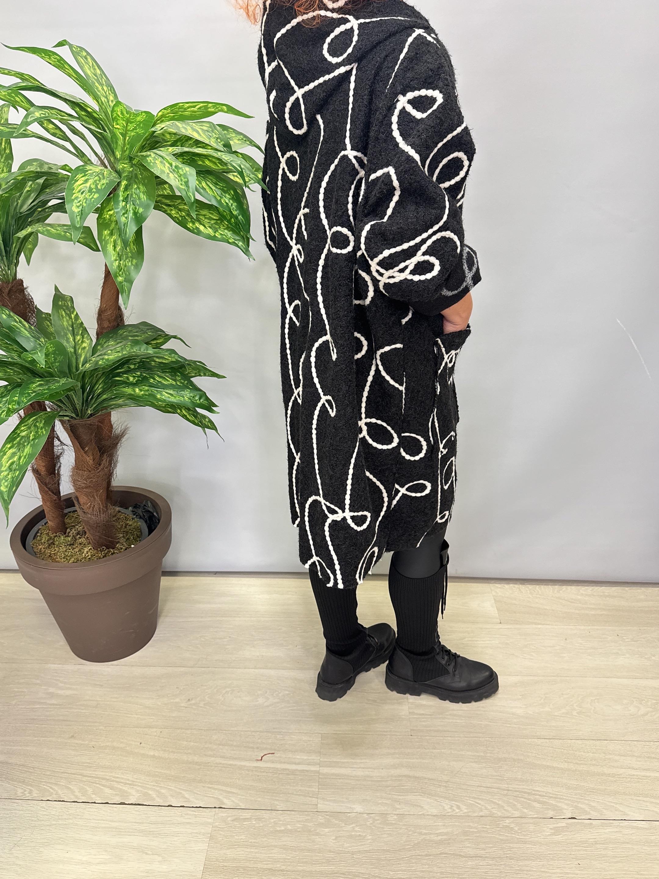 1751 Nakış Detay Kaban Sİyah