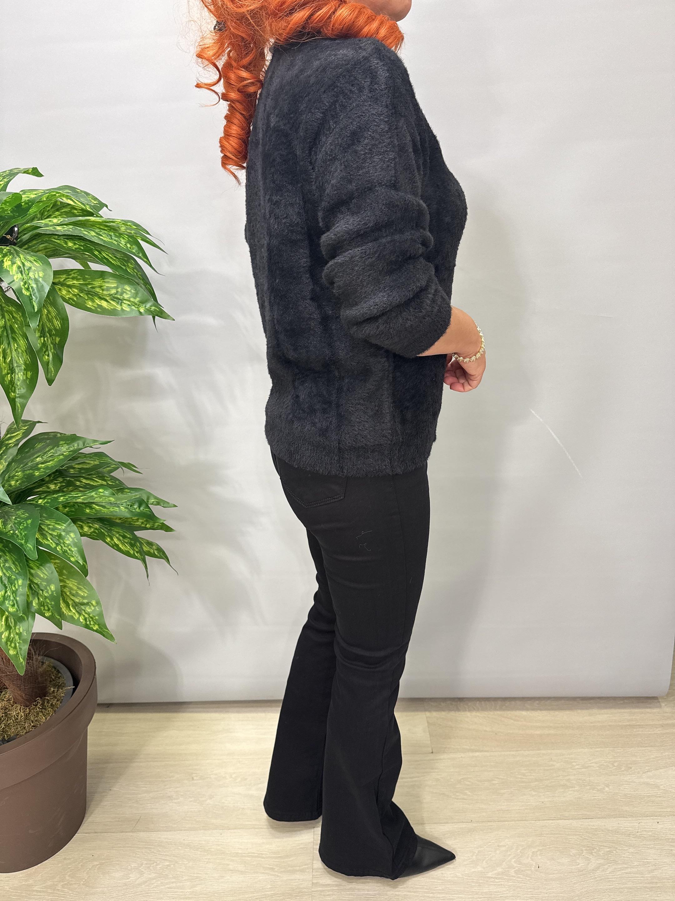 2126 V Yaka Sakal Triko Siyah