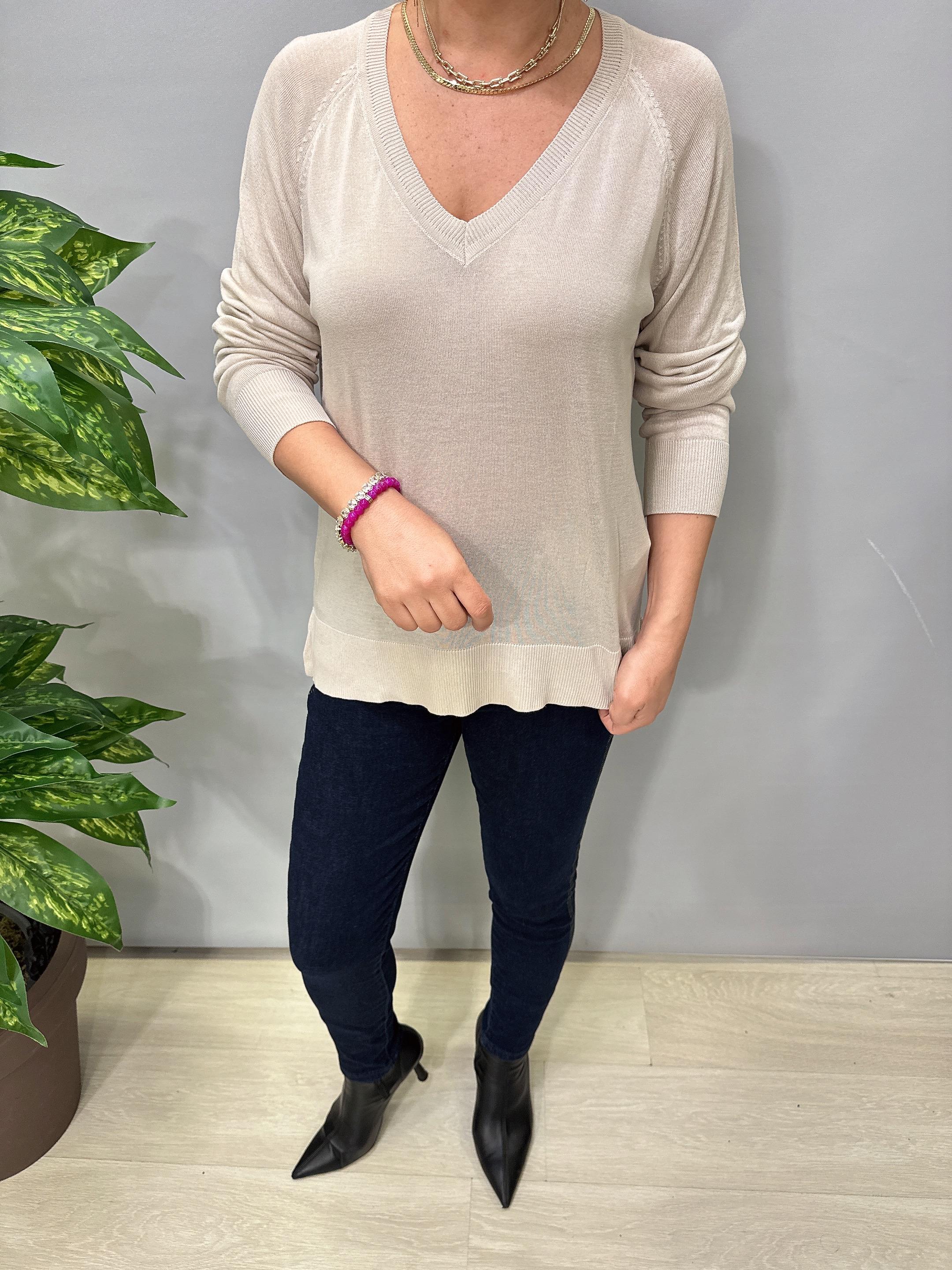 3111 İnce V Yaka Triko Taş