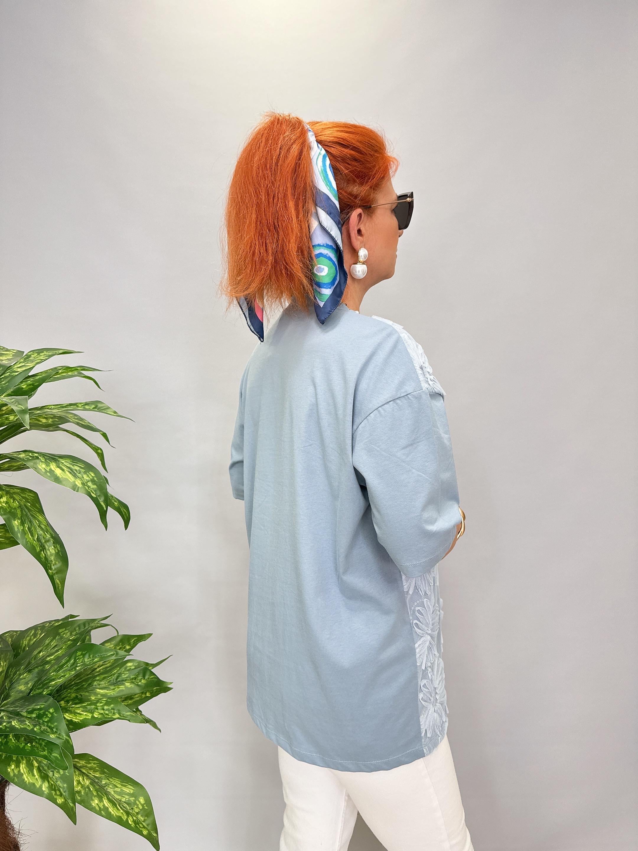 4415 TÜL ÇİÇEK DETAY BLUZ BEBE MAVİ (1 BEDEN KÜÇÜK ALINIZ)