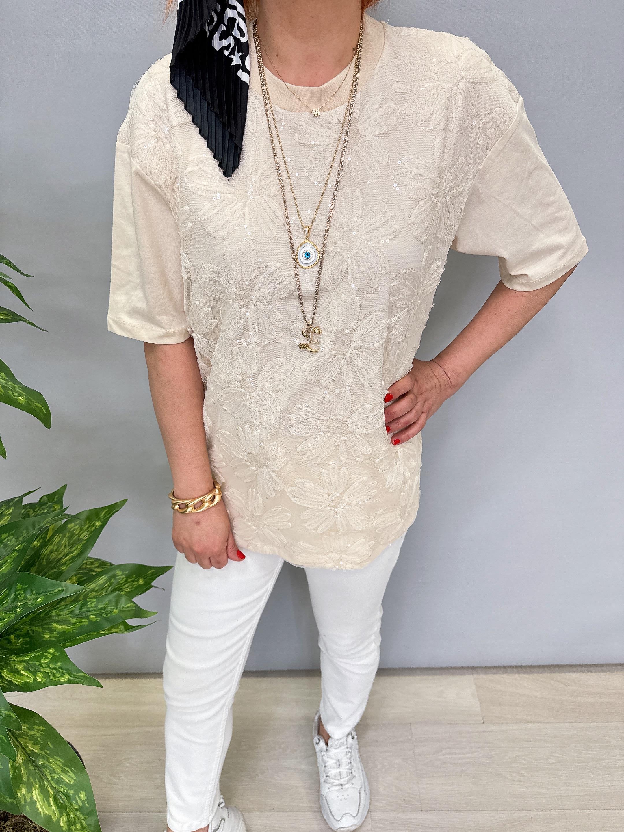 4415 TÜL ÇİÇEK DETAY BLUZ KREM(1 BEDEN KÜÇÜK ALINIZ)