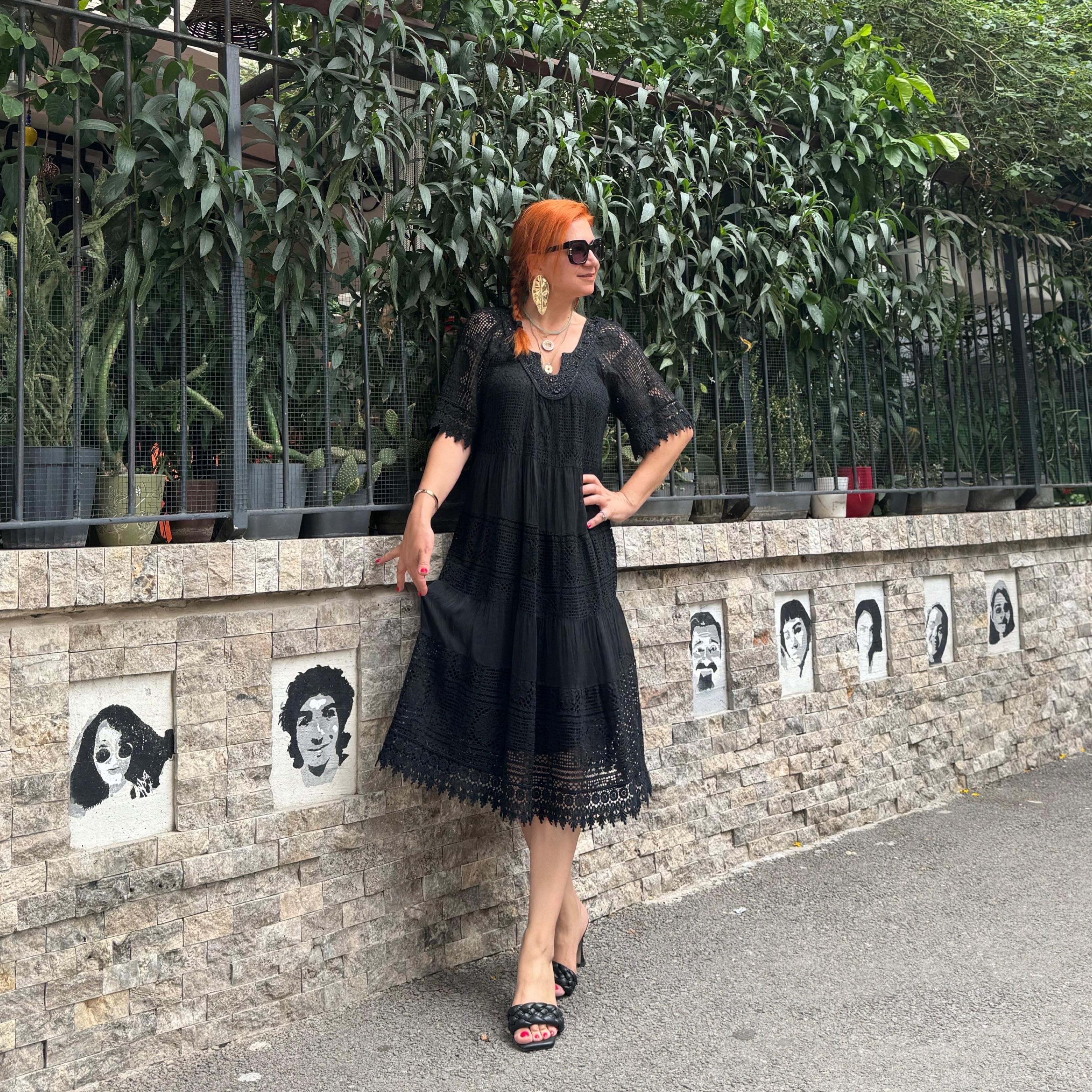 51128 PREMIUM İTHAL GÜPÜR DETAY ELBİSE SİYAH 44 BEDENE KADAR UYUMLUDUR  boyum 1.64