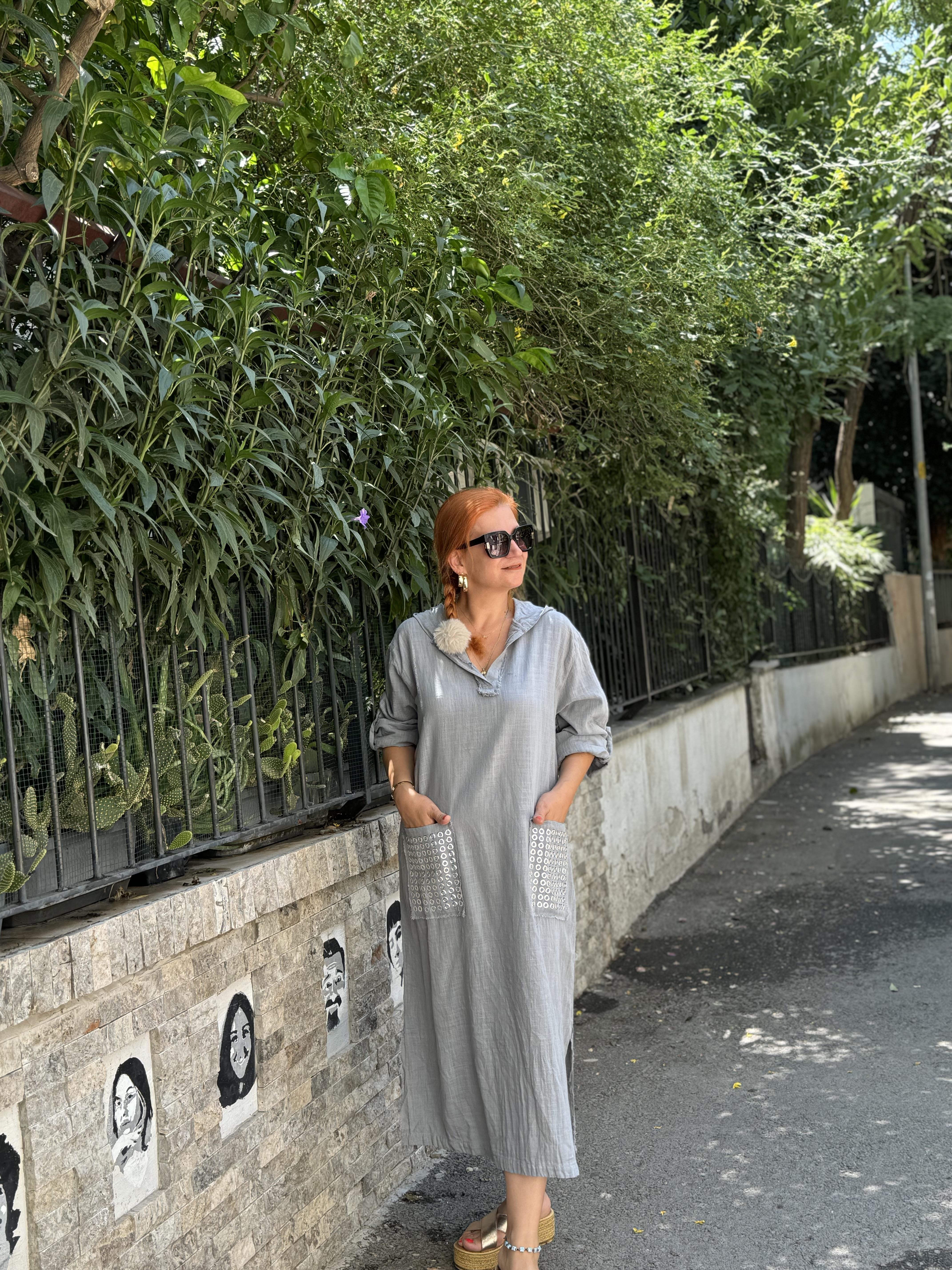 8040 PREMIUM İTALYAN PAMUKLU CEP DETAY KAPŞONLU ELBİSE 44 BEDENE KADAR UYUMLUDUR GRİ boyum 1.64