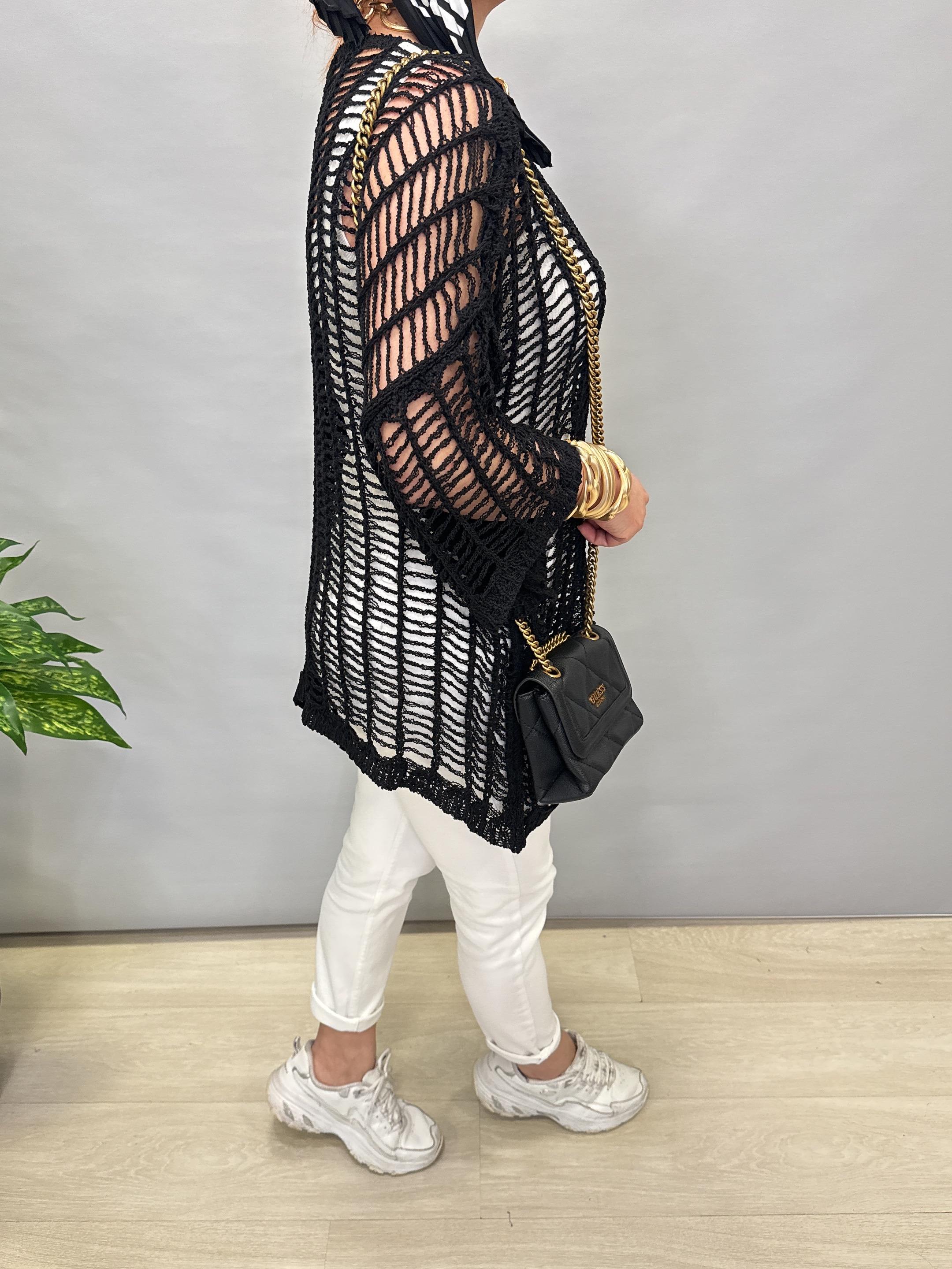 9880 TASARIM DELİKLİ MERSERİZE BLUZ SİYAH