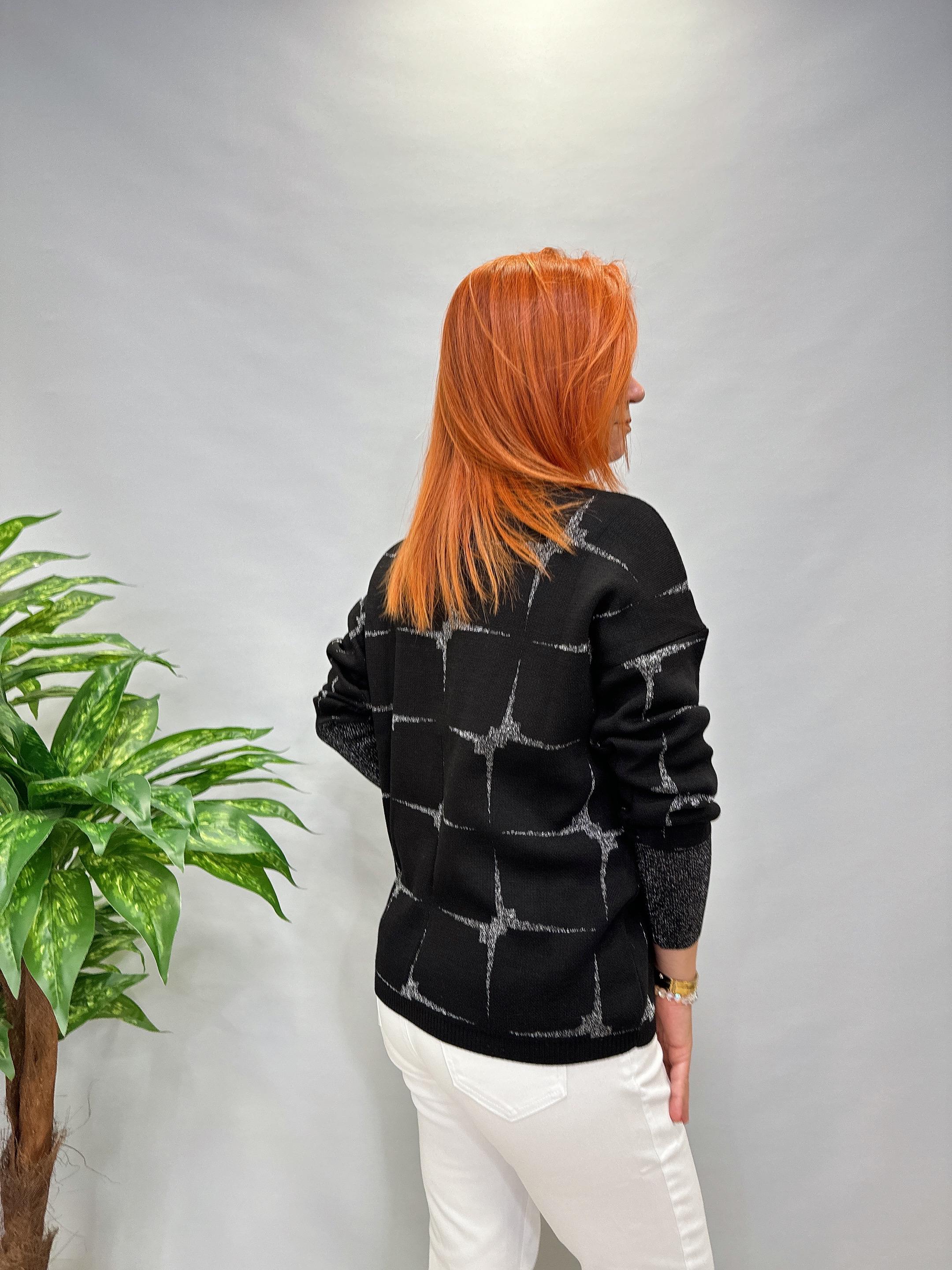 MNS 21080 V YAKA SİMLİ KOL DETAY TRİKO SİYAH