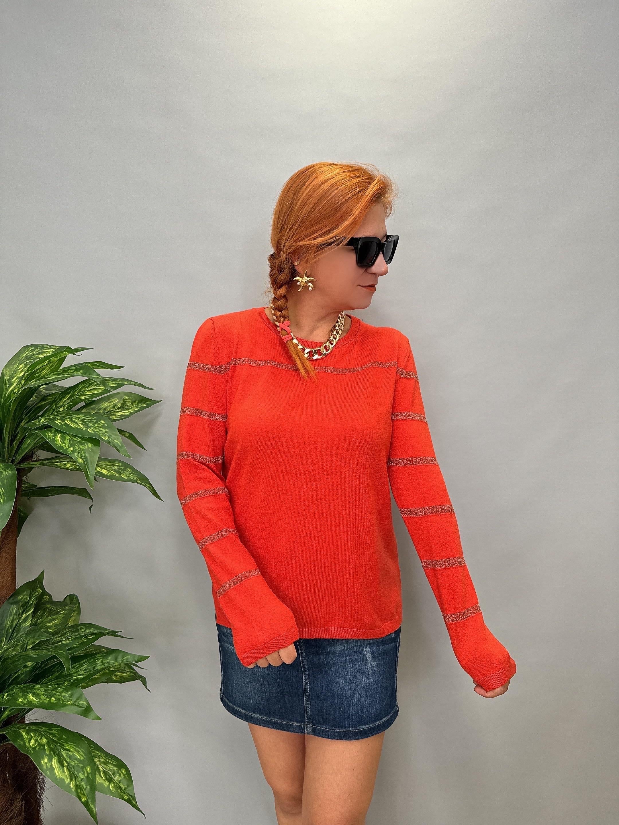 MNS 31048 ŞERİT SİM DETAY SOFT TOUCH BLUZ 42 BEDENE KADAR UYUMLUDUR NAR ÇİÇEĞİ