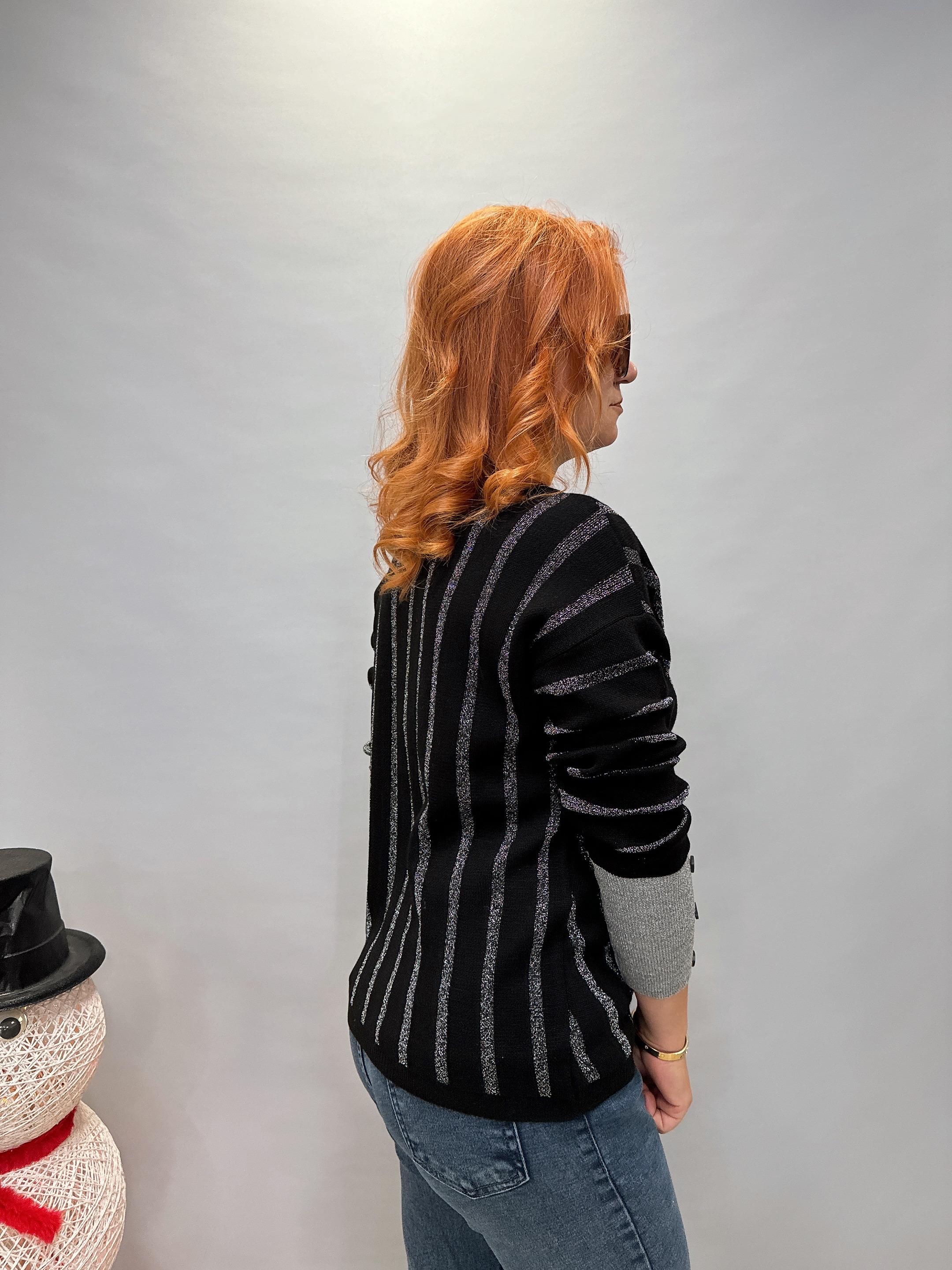 MNS 3189 KOL DETAY SİM TRİKO SİYAH