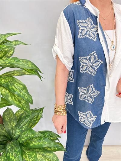 1245 İTALYAN NAKIŞ DETAY GÖMLEK