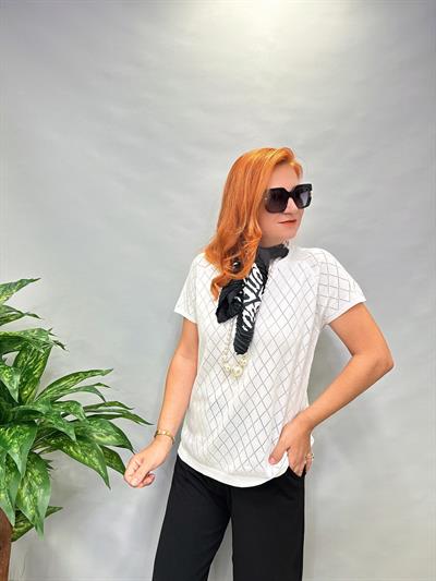 12737  BAKLAVA DESEN TRİKO BLUZ  BEYAZ 42 BEDENE KADAR UYUMLUDUR 