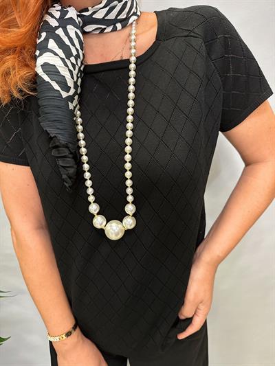 12737  BAKLAVA DESEN TRİKO BLUZ  SİYAH  42 BEDENE KADAR UYUMLUDUR 