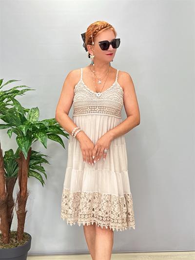 1350 Italyan Dantel Detay Elbise Taş