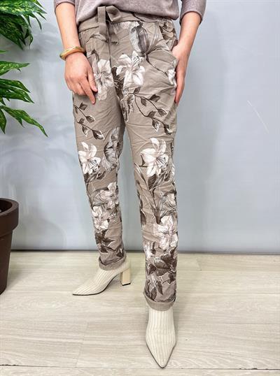 2238 Italyan Çiçek Desenli Likralı Pantolon Vizon
