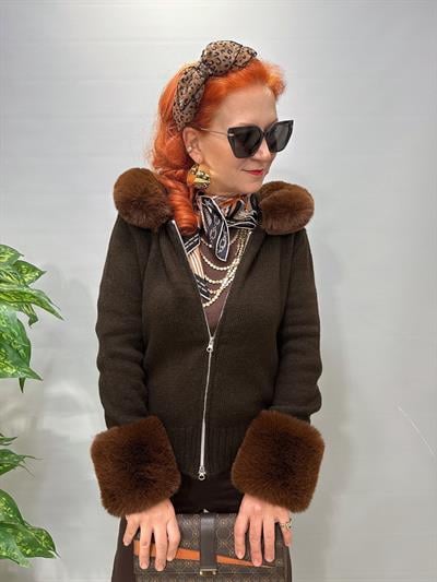 2333 Kollarda ve Yakada Kürk Detaylı Hırka / Ceket Kahve