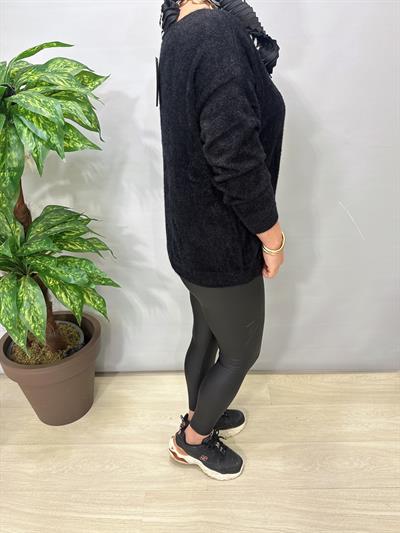 2366 Kayık Yaka Kazak Siyah