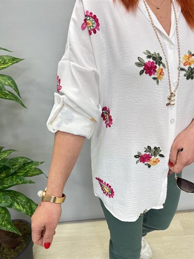 25028 (1 beden küçük alınız) NAKIŞLI  AEROBIN GÖMLEK BEYAZ