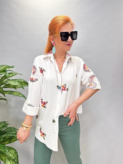 25028 (1 beden küçük alınız) MNT NAKIŞLI  AEROBIN GÖMLEK BEYAZ