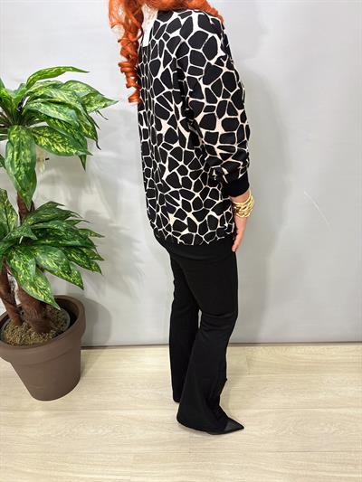 2826  V Yaka Desenli Modal Bluz Siyah