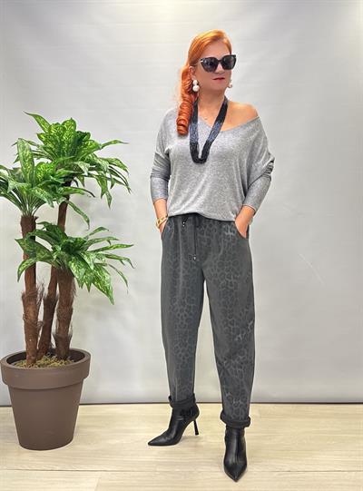 3212 Italyan Deri Görünümlü Desenli Pantolon Gri