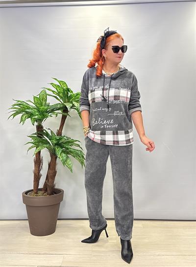 1875 Ekose Detaylı Şönil Kadife Takım Gri