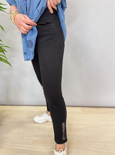 4002/2959 PAÇA  DETAY  LİKRALI YUMUŞAK JEAN SİYAH