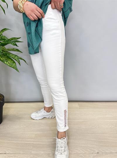 4002/2959 PAÇA  DETAY  LİKRALI YUMUŞAK JEAN BEYAZ