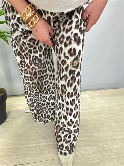 MNS 4080 LEOPAR DESENLİ KETEN TAKIM BEYAZ