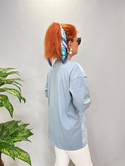 4415 TÜL ÇİÇEK DETAY BLUZ BEBE MAVİ (1 BEDEN KÜÇÜK ALINIZ)