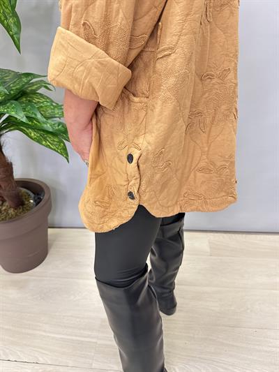 6110 Italyan Nakış Detay Kaban Açık Camel 