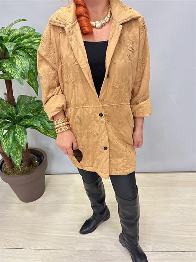 6110 Italyan Nakış Detay Kaban Açık Camel 