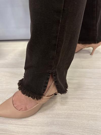 7413 (BİR BEDEN KÜÇÜK ALINIZ) LİKRALI JEAN ACI KAHVE