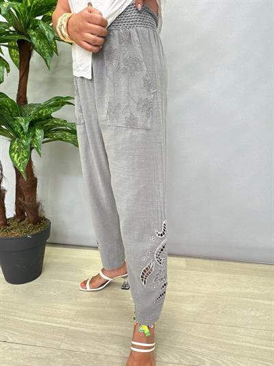 9088 Nakış Detay Pantolon Gri