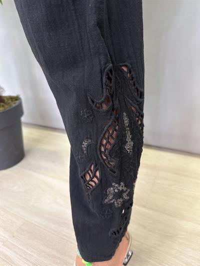 9088 Nakış Detay Pantolon Siyah