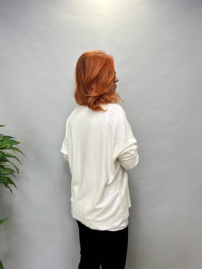 MNS 055 V YAKA YUMOŞ BLUZ ATLET DAHİL EKRU  46 BEDENE KADAR UYGUNDUR 