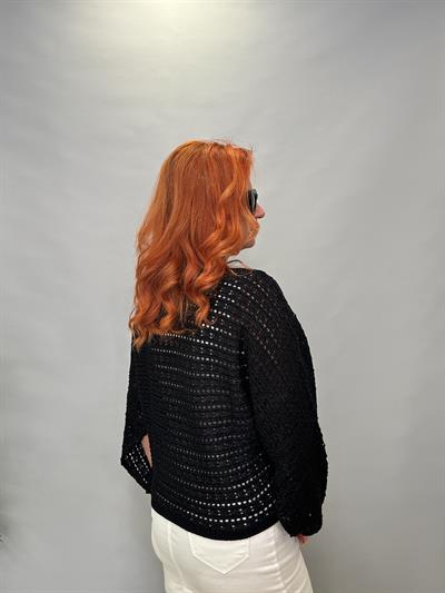 MNS 11068 KOL DETAY SİMLİ FİLE BLUZ  42 BEDENE KADAR UYUMLUDUR  SİYAH