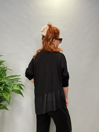 MNS 5084 ASİMETRİK DERİ DETAY ÇİLEK TRİKO BLUZ 46 BEDENE KADAR UYUMLUDUR 