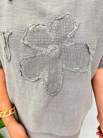 PMK 4046 Payetli Çiçek Detay Pamuklu Bluz Gri