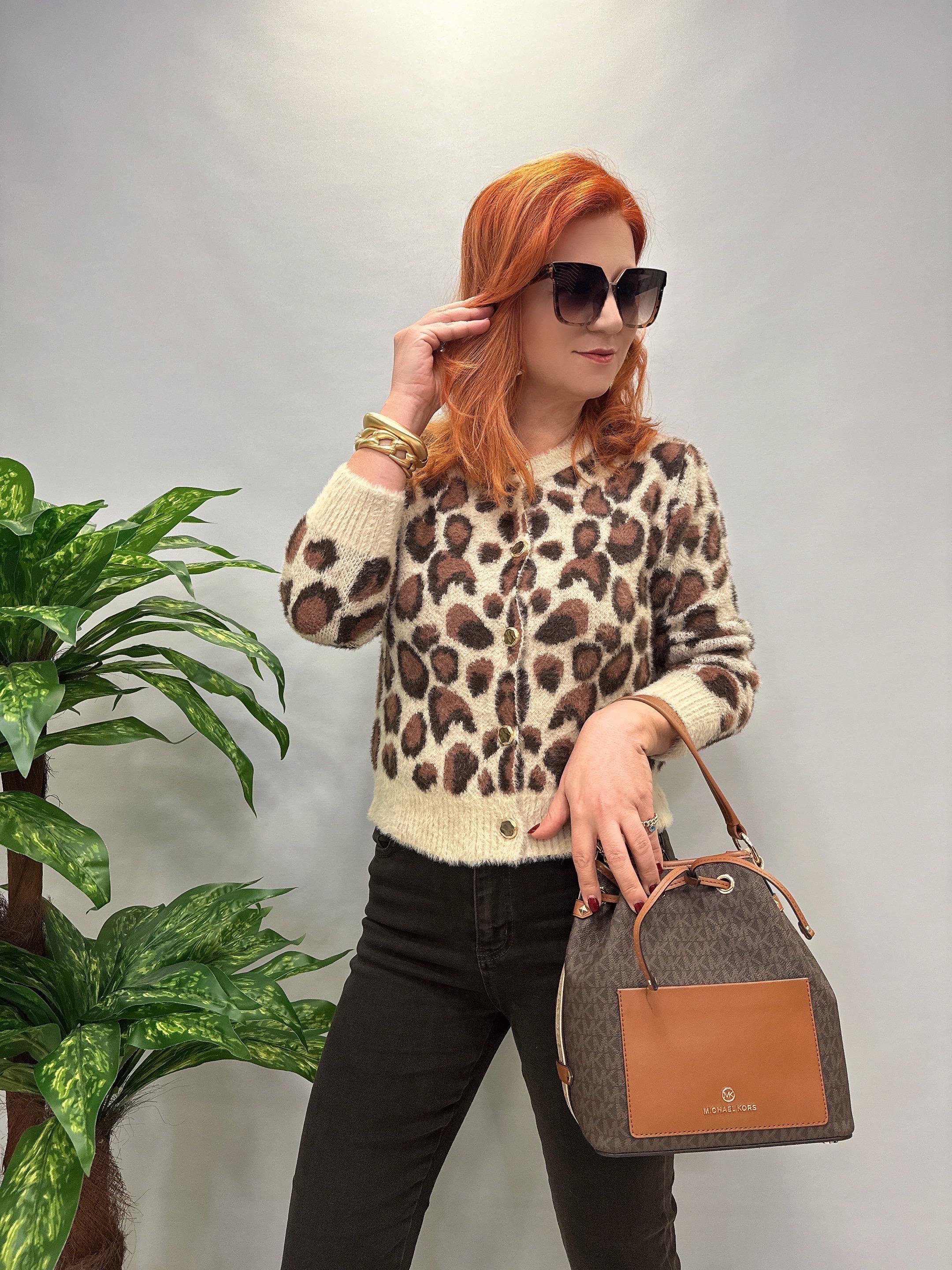 1810 LEOPAR DÜĞME DETAY HIRKA VİZON 