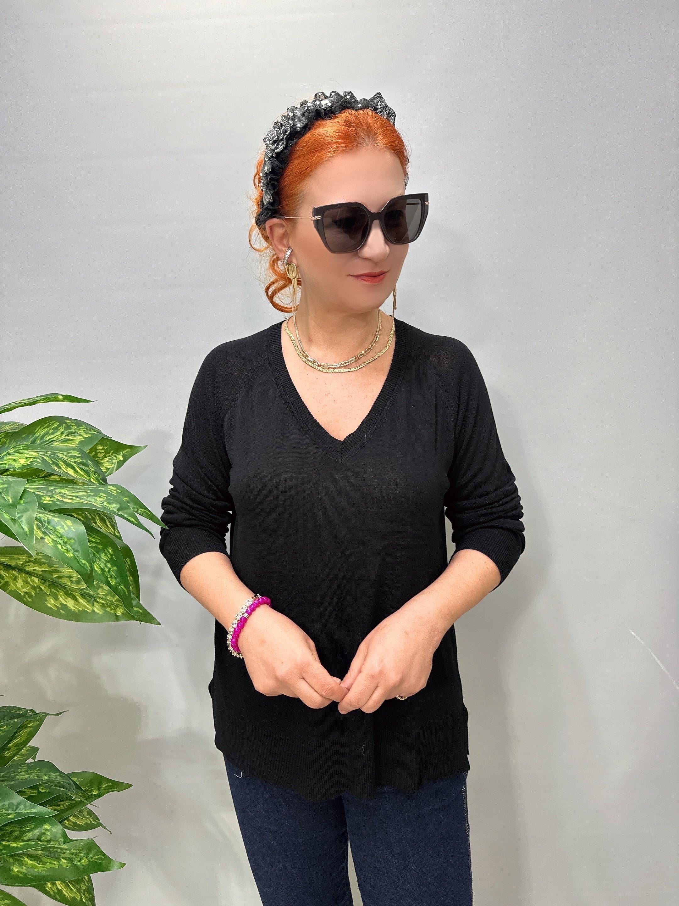 3111 İnce V Yaka Triko Siyah