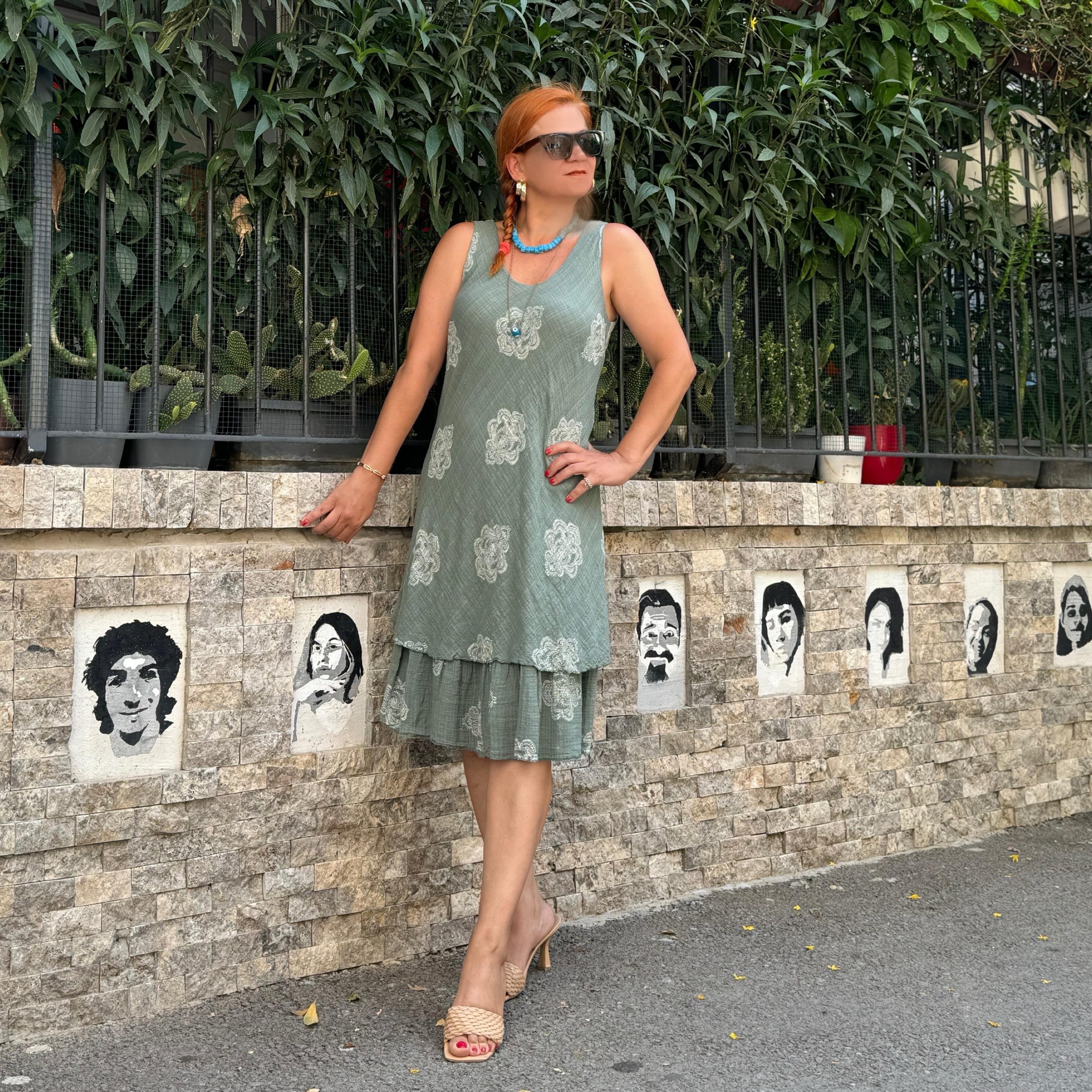 5013 PREMIUM İTALYAN PAMUK ÖN ARKA V DESENLİ ELBİSE HAKİ  46 BEDENE KADAR UYUMLU