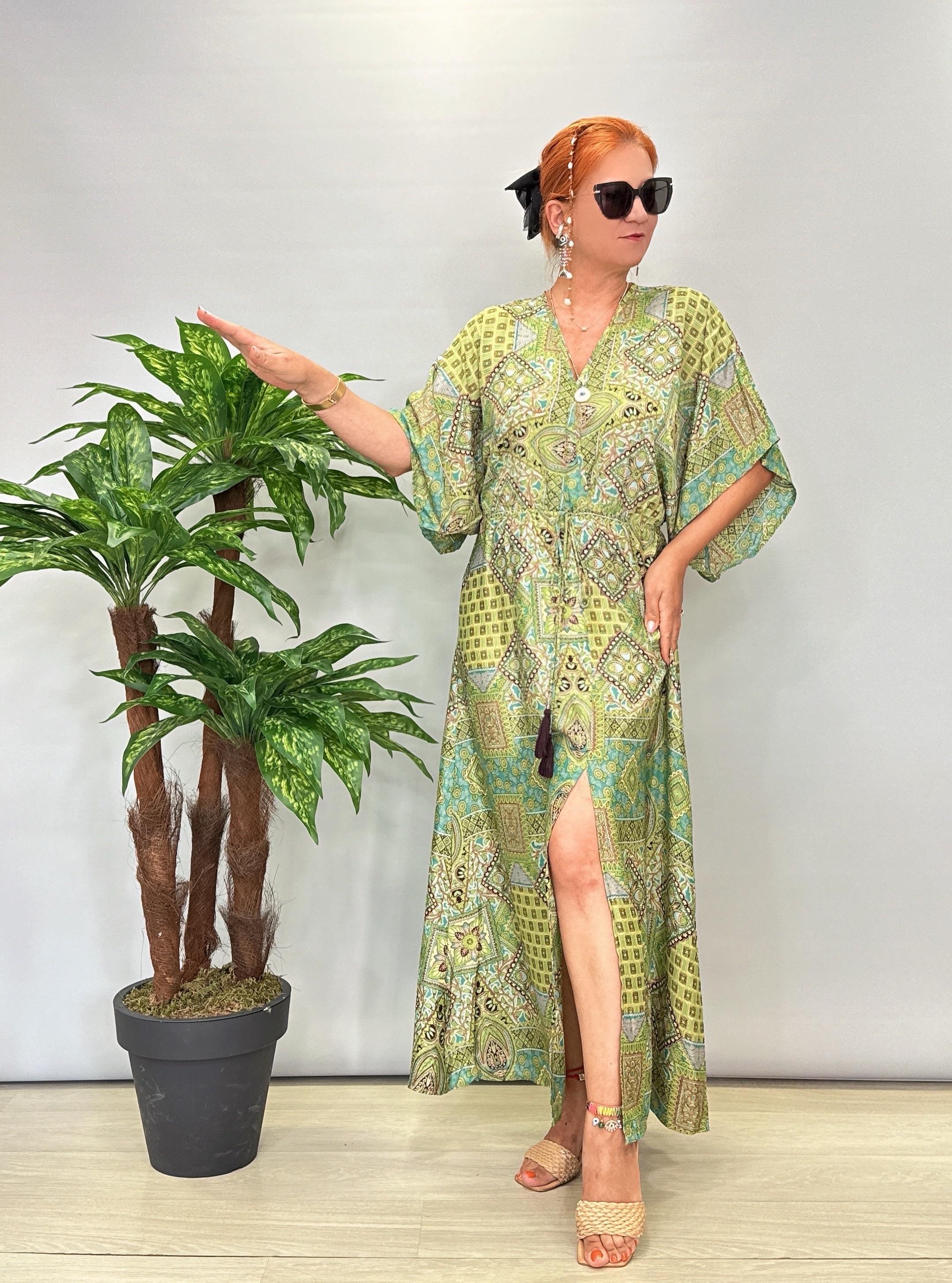 7820 Hint İpeği Elbise