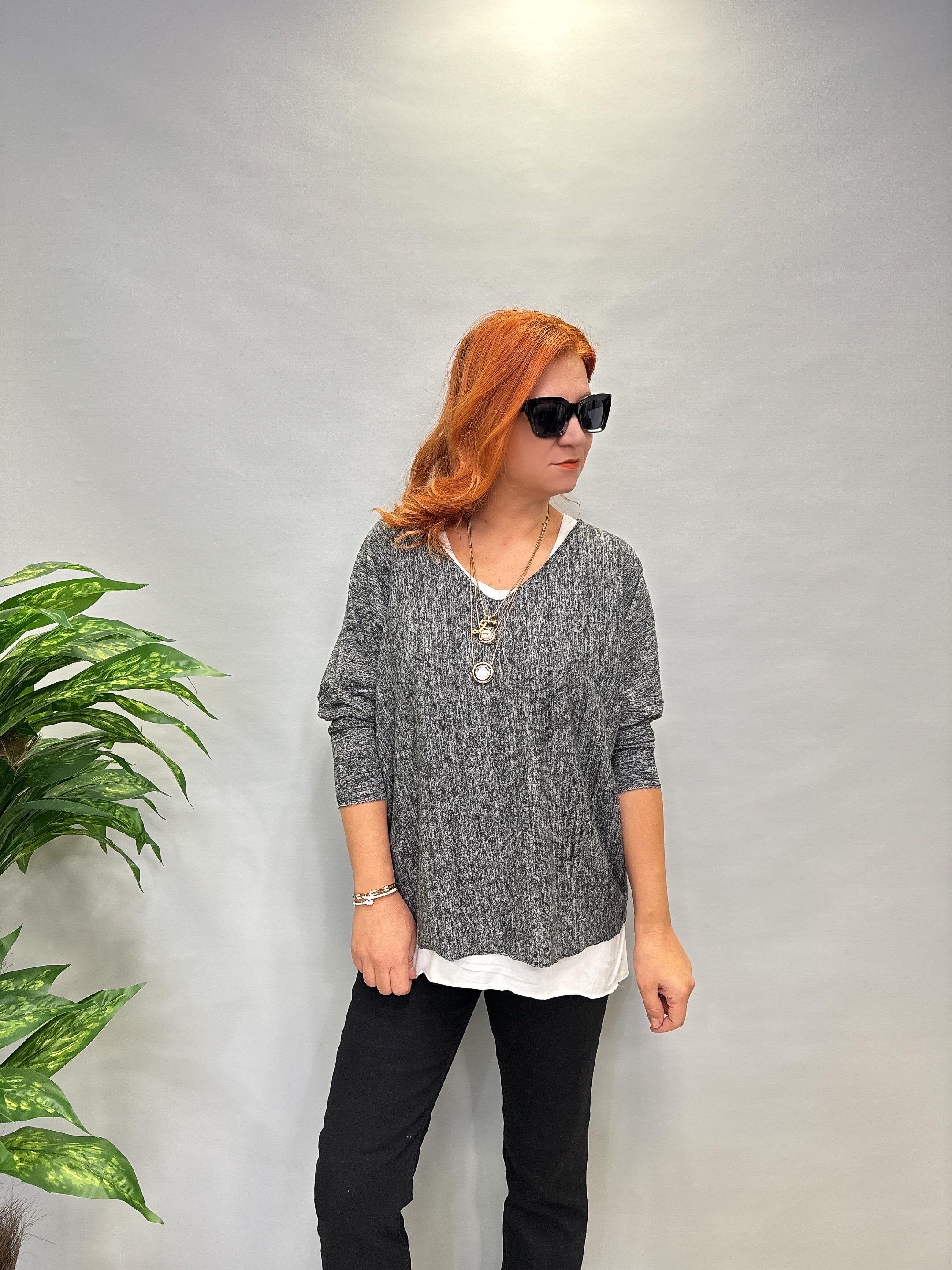 MNS 055 V YAKA YUMOŞ BLUZ ATLET DAHİL ANTRASİT   46 BEDENE KADAR UYGUNDUR 