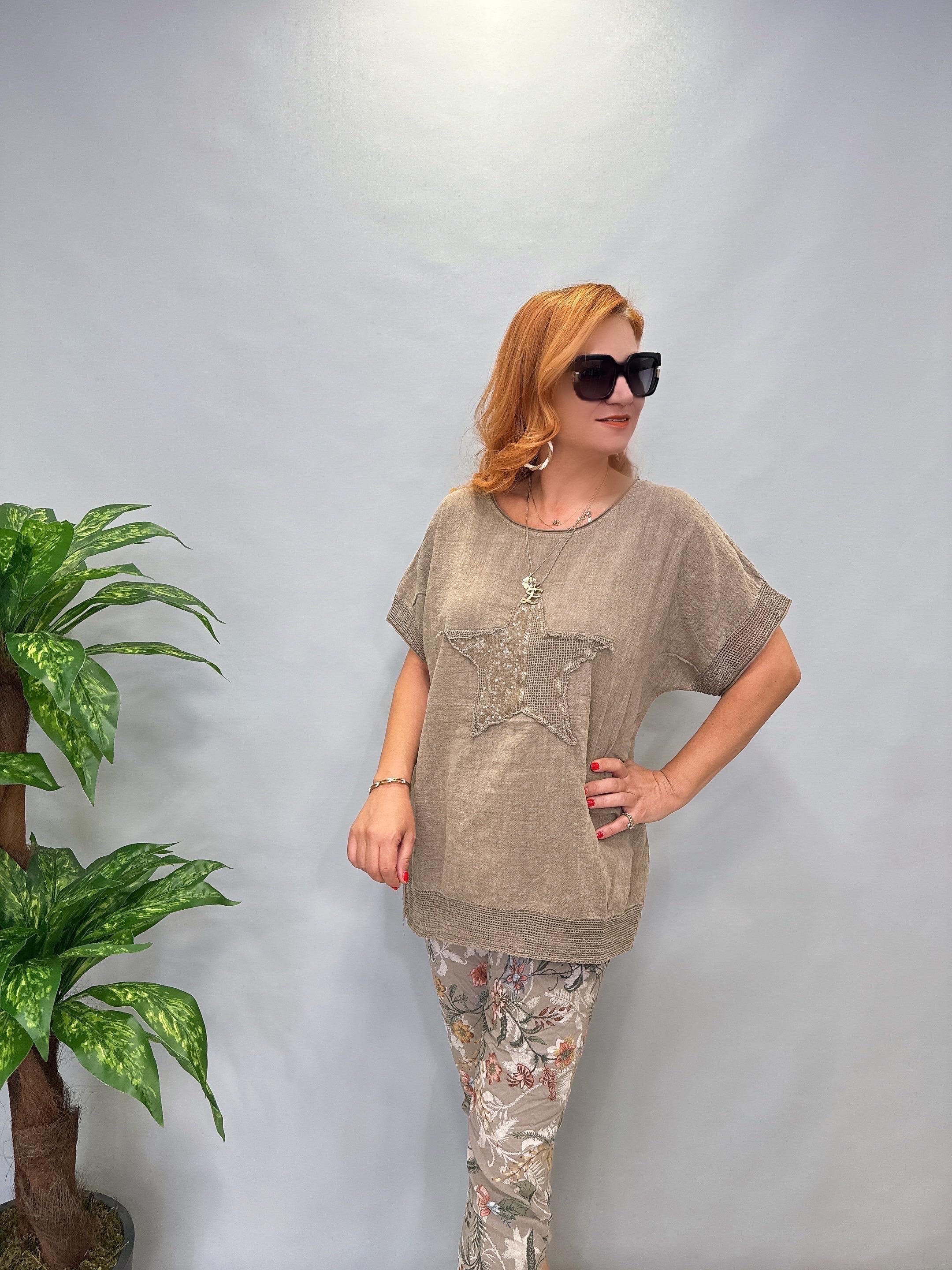 MNS 4044  PAYETLİ YILDIZ DETAY PAMUKLU BLUZ 46 BEDENE KADAR UYUMLUDUR KAHVE  