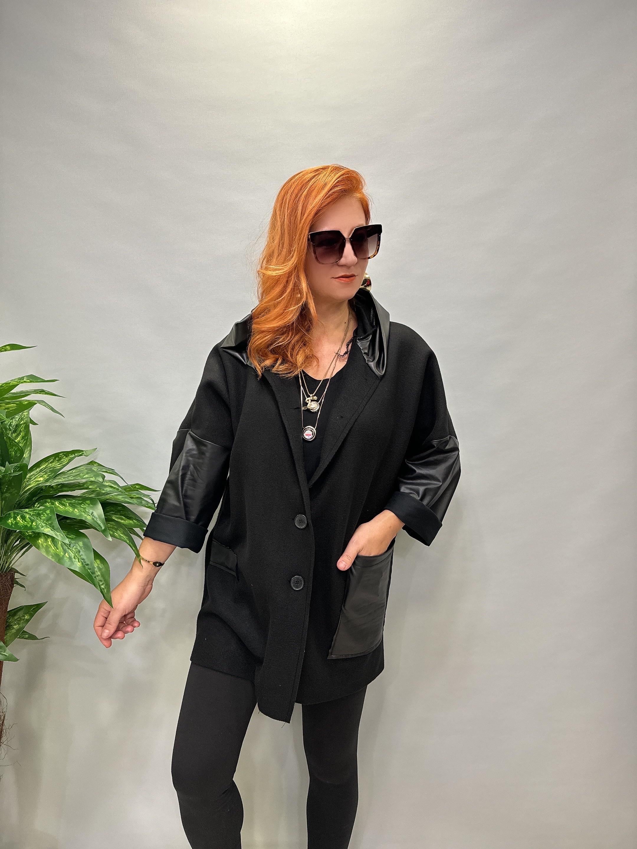 MNS 5089 DERİ DETAY POLAR CEKET SİYAH  46 BEDENE KADAR UYUMLUDUR 