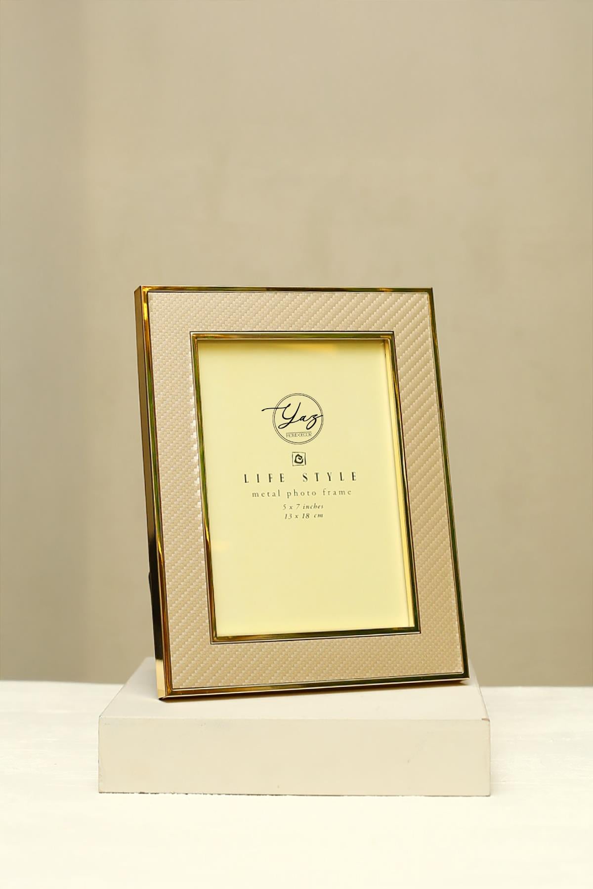 Yaz Home | Gold Kenarlı Krem Kumaş Çerçeve 20x25cm