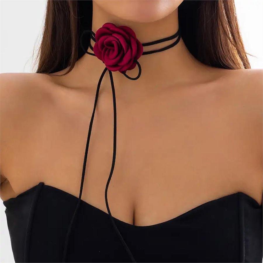 Bordo Gül Desenli Choker Kolye