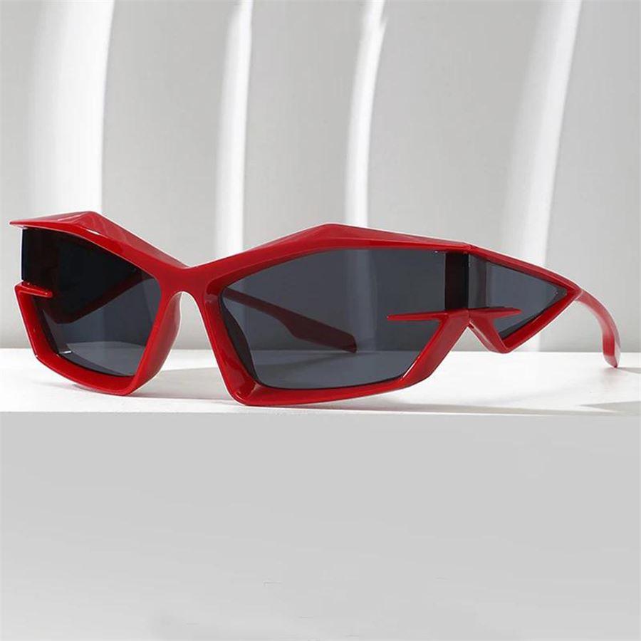 Kırmızı Çerçeveli Fütüristik Güneş Gözlüğü