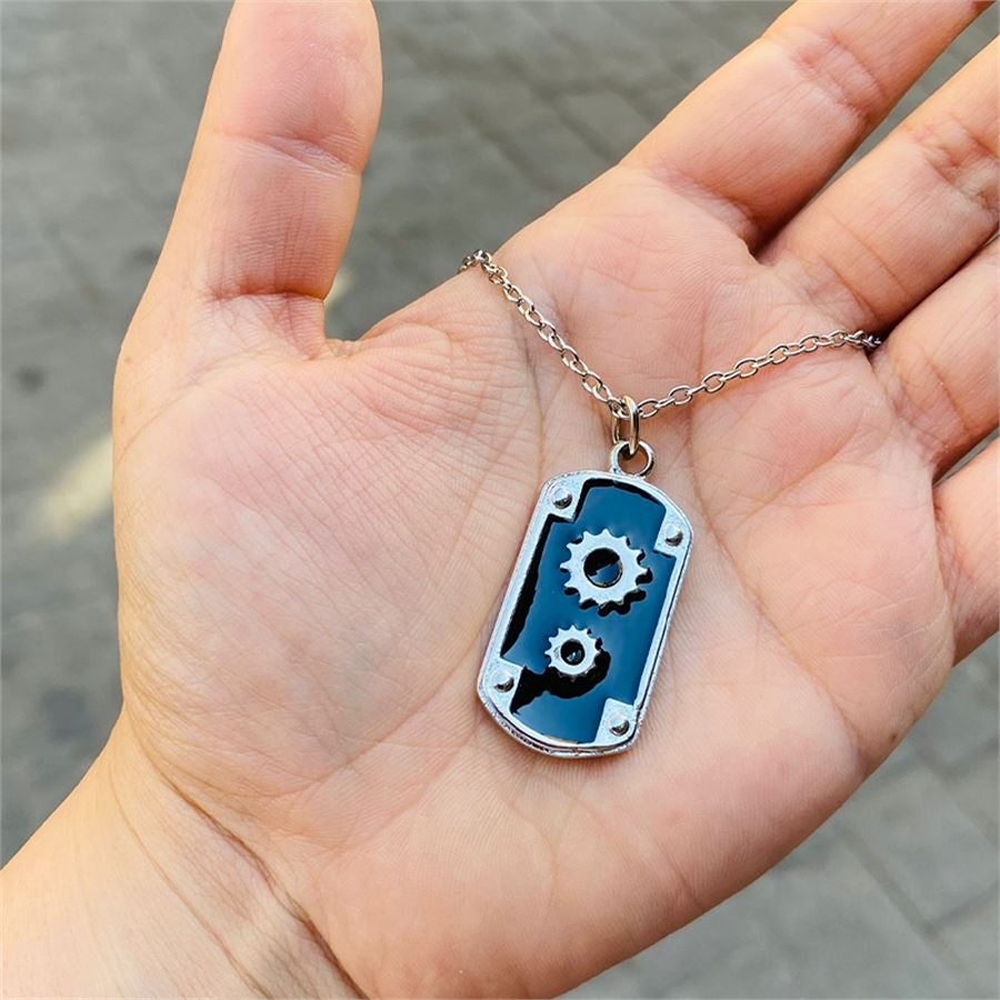 Siyah Gear Detay Perçinli Kalın Künye Silver Kolye