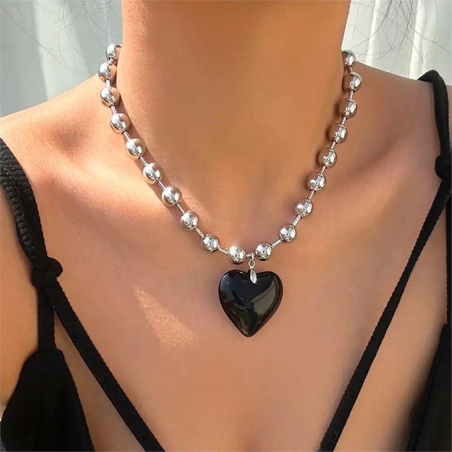 Siyah Kalp Gothic Kolye