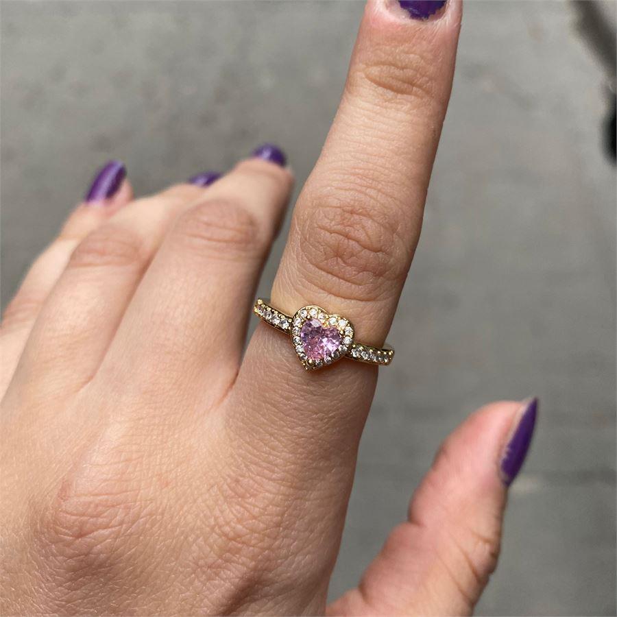 Taş işlemeli Ayarlanabilir Kalp Gold Yüzük