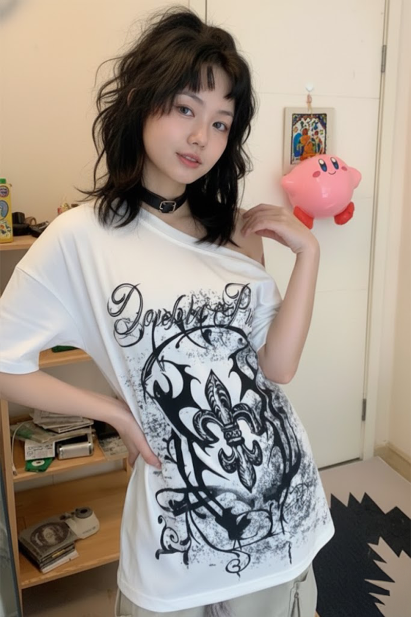 Beyaz Abstract Pattern Gotik Y2K Kısa Kollu Off-Shoulder T-Shirt